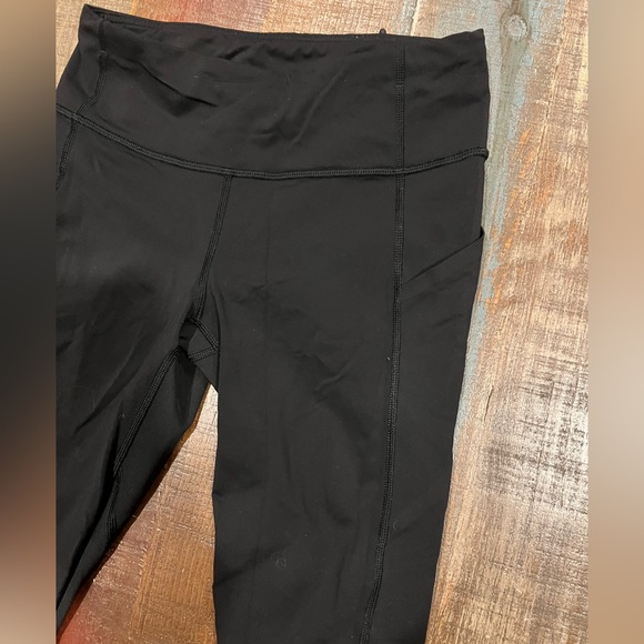 Lululemon nulux 23” crop black euc - Picture 7 of 8